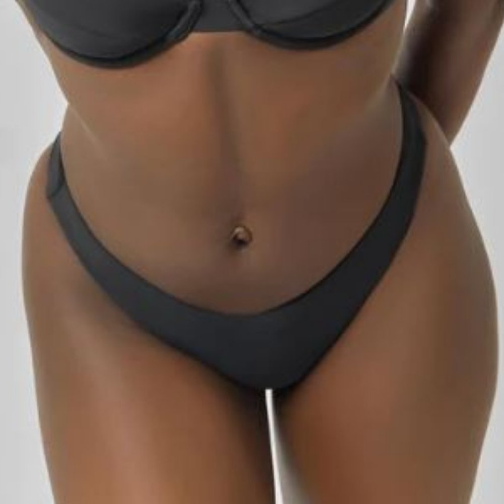 Blackbough Cheeky V Bottoms Bikini Size: Small Color:black